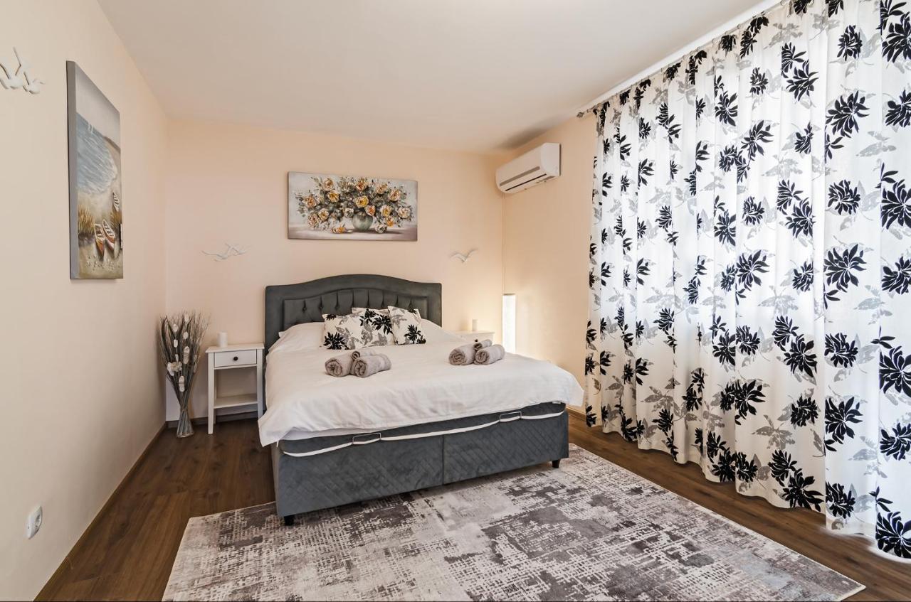 Апартаменти Ивайло / Ivaylo Apartments ブルガス エクステリア 写真